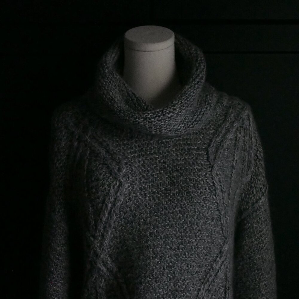 Zara | Beautiful Mohair Blend, Cable Knit, Turtleneck Sweater - Picture 3 of 6